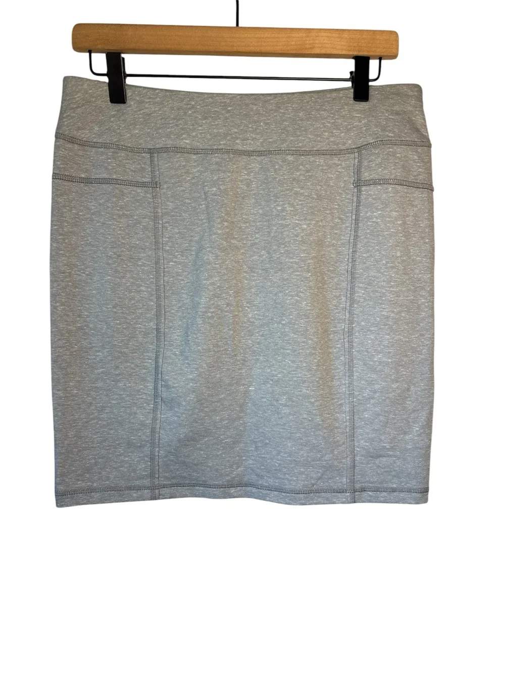 Athleta Skirt Women’s Size Med Gray Pencil Stretchy Athleisure Sporty Everyday